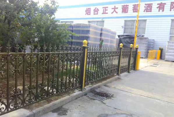 金順門業(yè)靜電噴繪護欄的耐候性測試與工藝優(yōu)化